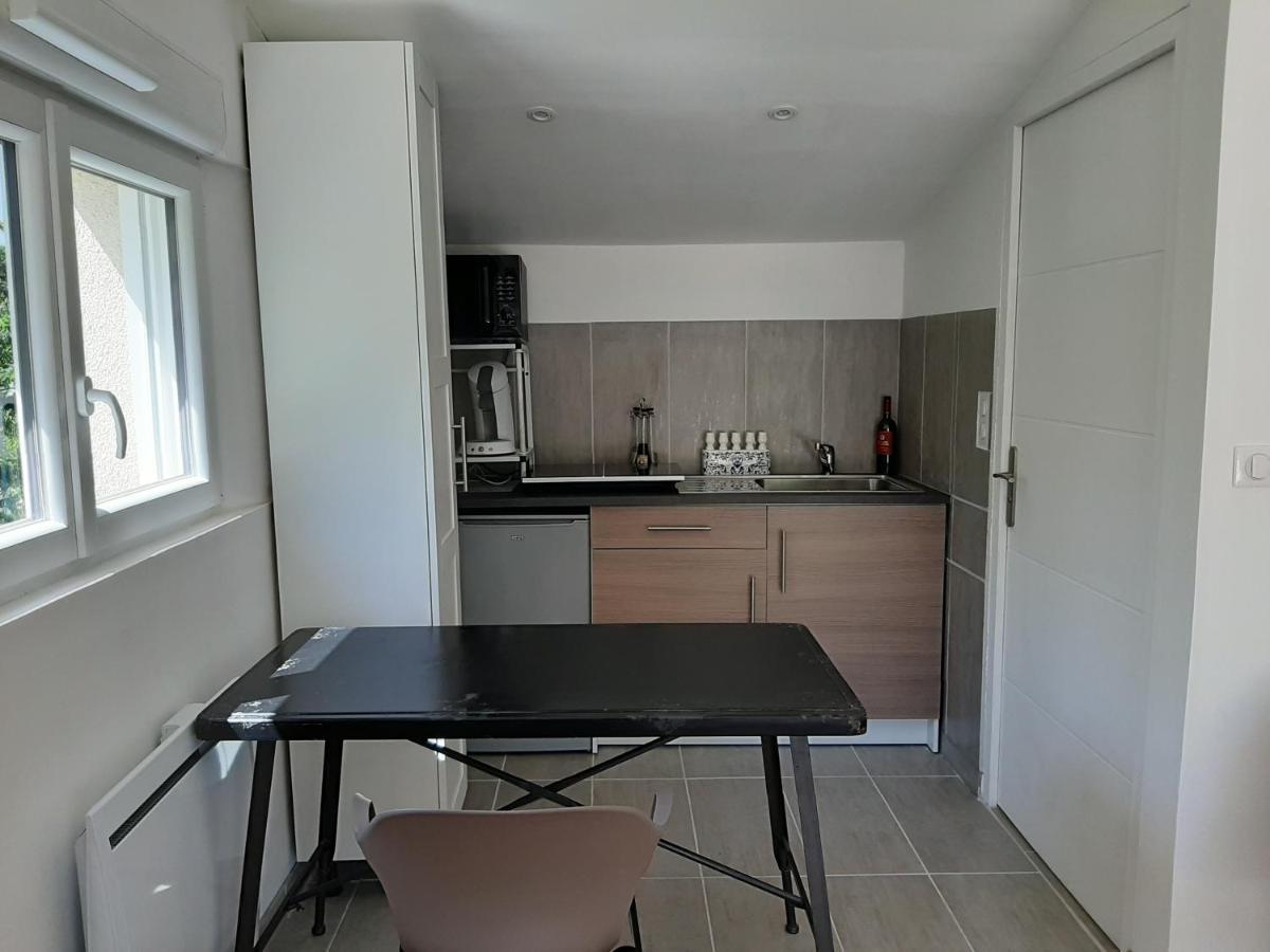 Studio Avec Terrasse Independant Calme Cosy Chaleureux Lumineux Fibre Parking Apartment *
